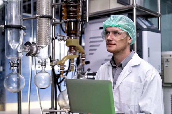 Intégrer une école d'ingénieur à Toulon : quelles sont les conditions à respecter ?